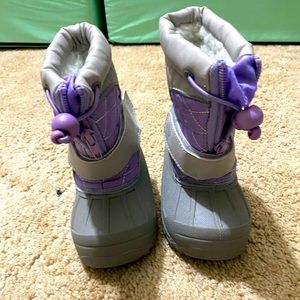 Like New - KoalaKids Toddler Girls Size 6C Gray & Purple Snow Boots.
